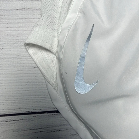 Women Nike shorts white size xs - Picture 2 of 4